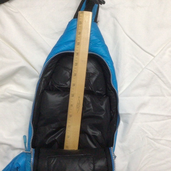 iSkin The Sling Tech Sling Crossbody Bag Marine Blue - Picture 13 of 15